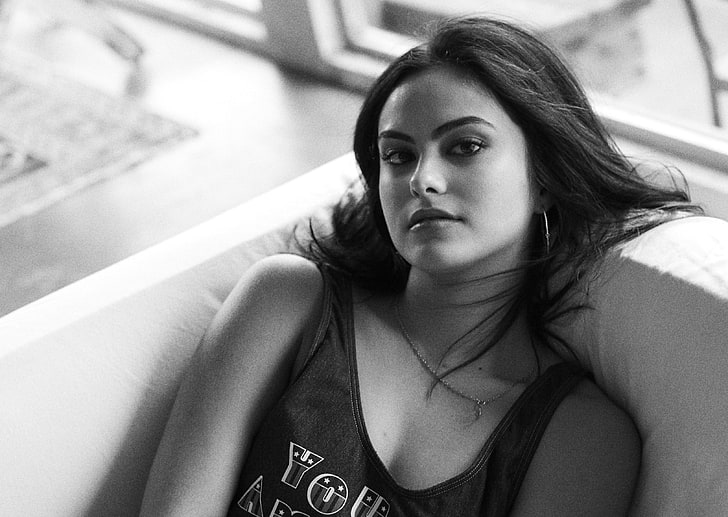Camila Mendes