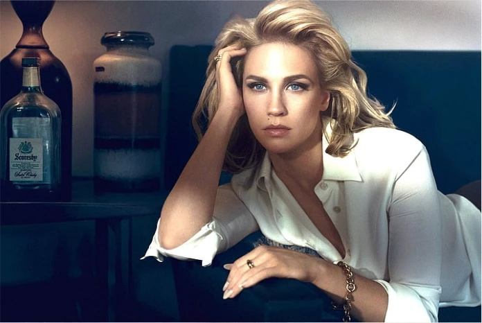 Blonde actresses in their 30s January Jones