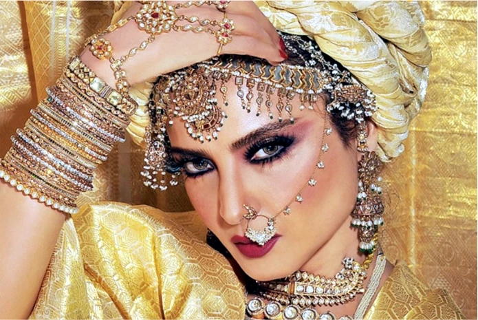 Unmarried actress in bollywood-Rekha
