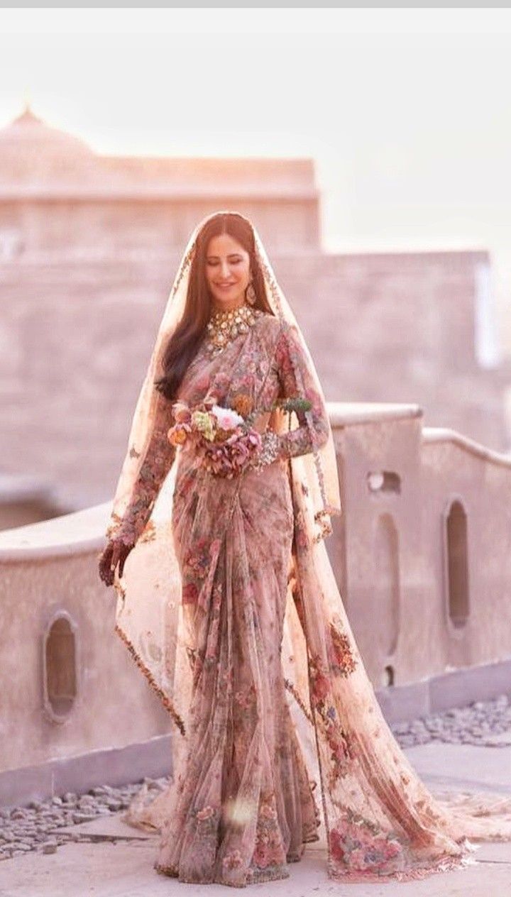Katrina kaif pre wedding photoshoot poses in saree