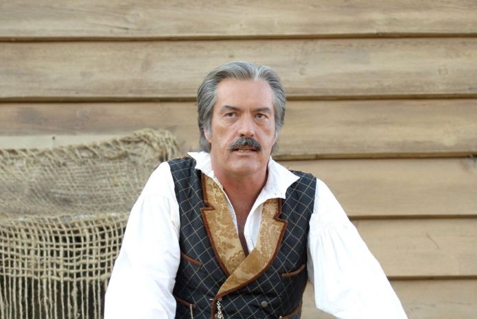 Powers Boothe