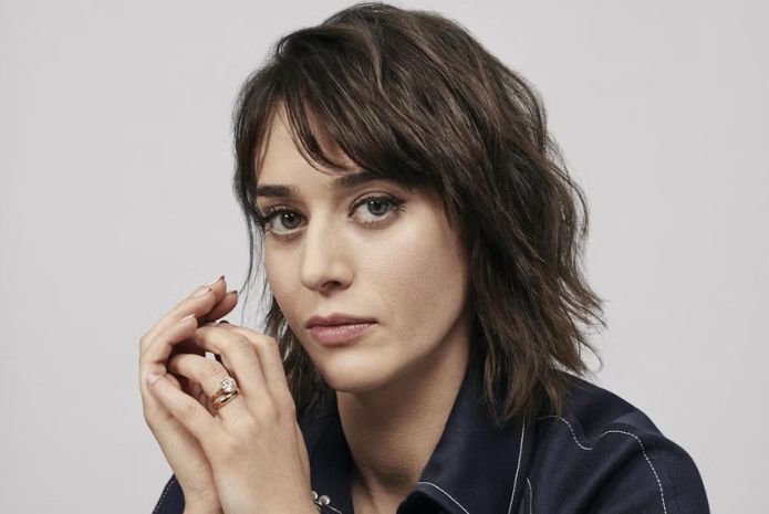Lizzy Caplan
