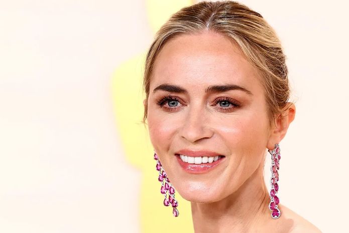 emily blunt actresses with black hair and blue eyes