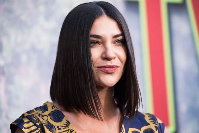 jessica szohr black hair blue eyes